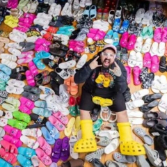 Американец с рекордом Crocs обуви
