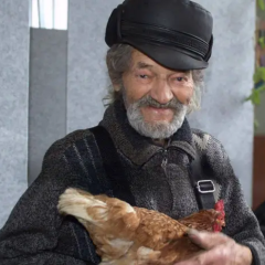 Miner saves chicken from fire