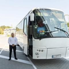 KLR Bus помогает ВСУ и волонтерам