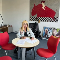 Самый ценный подарок Ирине Білик от продюсера