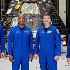 Экипаж NASA готовится к облету Луны