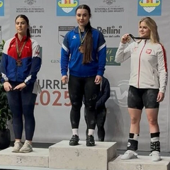 Домбровская - чемпионка Европы по тяжелой атлетике