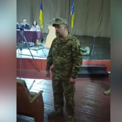 Начальник ТЦК роздає повістки депутатам