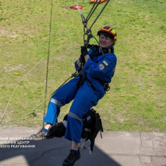 Кінологи беруть участь у рятувальних операціях