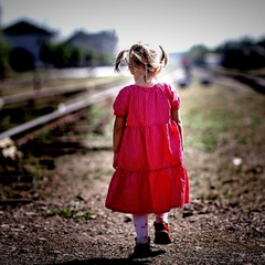 Діти в сім'ях радіють новому дому