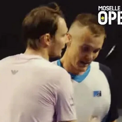 Стаховський критикує Сачка за обійми з Бубликом