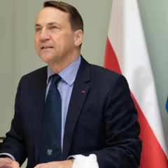 Міністр Сікорський на пресконференції