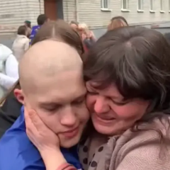Зворушительные кадры встречи воина с родителями