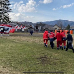 Больные украинцы на вертолете в больницу