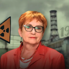 Експертка веде лекцію про Чорнобиль