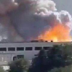 Вибухи на хімічному заводі спричинили пожежу