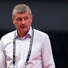 Тренер збірної України з футзалу радіє перемозі над Литвою