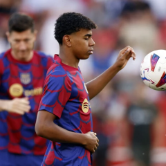 Lamin Yamal during the match