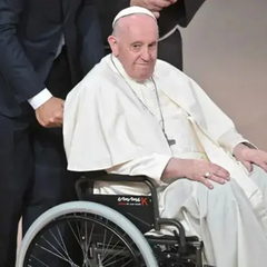 Папа Римский учится говорить после пневмонии