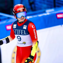 Гірська лижниця з травмами