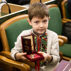 Внук Ирины Фарион получил награду