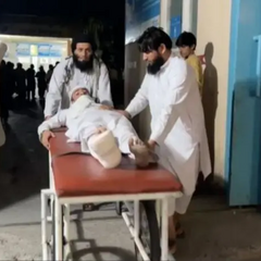 На фото підтримка для постраждалих людей