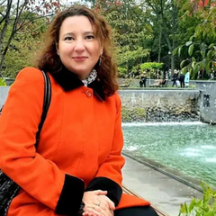 Лікарка проводить майстер-клас за участю представників Харківського МСЕК