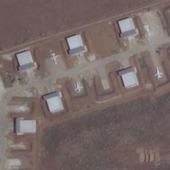 Окупанти будують бункери для літаків