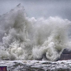 Спасатели предупреждают о шторме на море