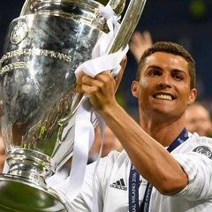 Роналду з ФК 'Реал' на історичному фото