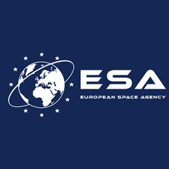 Лого Европейского космического агентства и Российского флага на фоне луны
