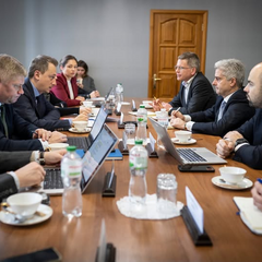 Гроші для відновлення України