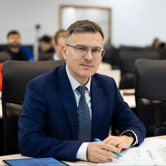 Студенти на врученні призів фіналу NBU University Challenge 2025