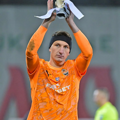 Фантастичний сейв від голкіпера «Шахтаря» у матчі з «Оболонню»