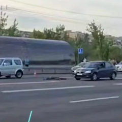 Автомобіль після ДТП на вулиці Києва