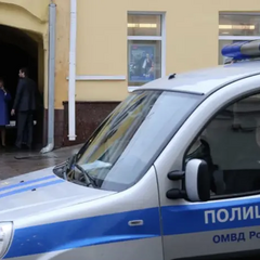 Teenagers perform the Ukrainian anthem