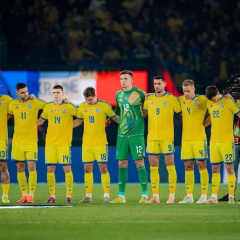 Игроки сборной Украины на футбольном поле