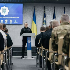 Логисты войны получают награды от МВС