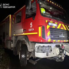 Рятувальники в укритті після удару