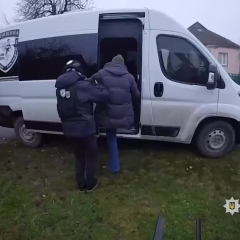 Білі янголи під обстрілом евакуювали літніх людей з Сумщини: подробиці ризикових рейдів