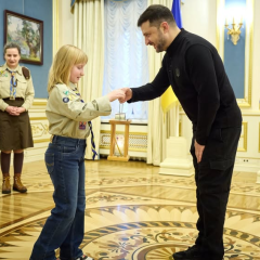 Зеленский с символом единства