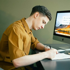 Украинцы с паспортом ЕС имеют преимущество