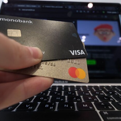 Масштабна блокада рахунків українців: причини закриття картки