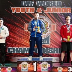 Зображення трьох золотих медалей Котелевського на чемпіонаті світу