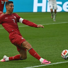 Ronaldo Scores at His Sixth Consecutive World Cup as Portugal Crushes Uzbekistan
