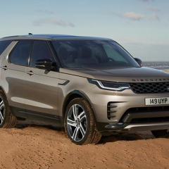 Премиум кроссоверы Land Rover Discovery и Audi Q7