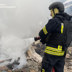 Херсон: обстріл, поранені, рятувальники