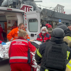 Постраждалі дитина, рятувальники та поліція