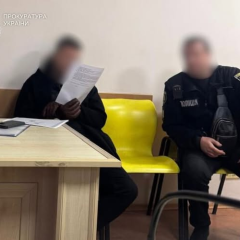 Киянин душил бабусю та напав на матір