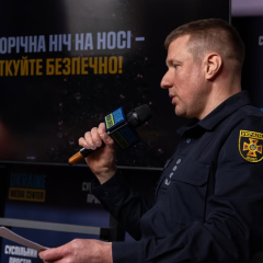 Вогонь на фоні пожежі