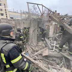Кінологи ДСНС шукають людей під завалами