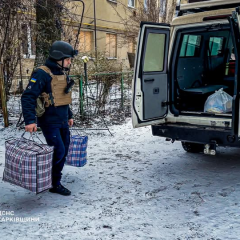 Літня пара евакуйована під обстрілами