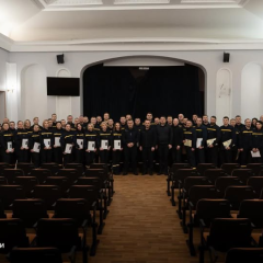 Андрій Даник вручає нагороди рятувальникам