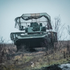 Экипаж БМП-1 готовится к бою