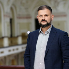 Igor Luzhansky at the NBU